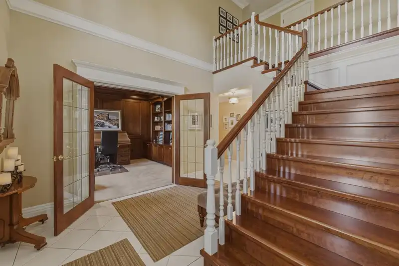 18012 99A AVENUE - photo 3 of 40