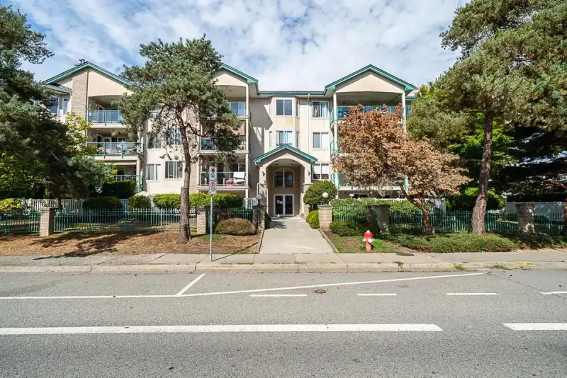 209 20443 53 AVENUE - photo 1 of 25