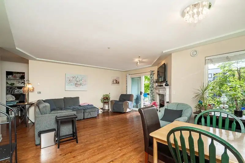 209 20443 53 AVENUE - photo 3 of 25
