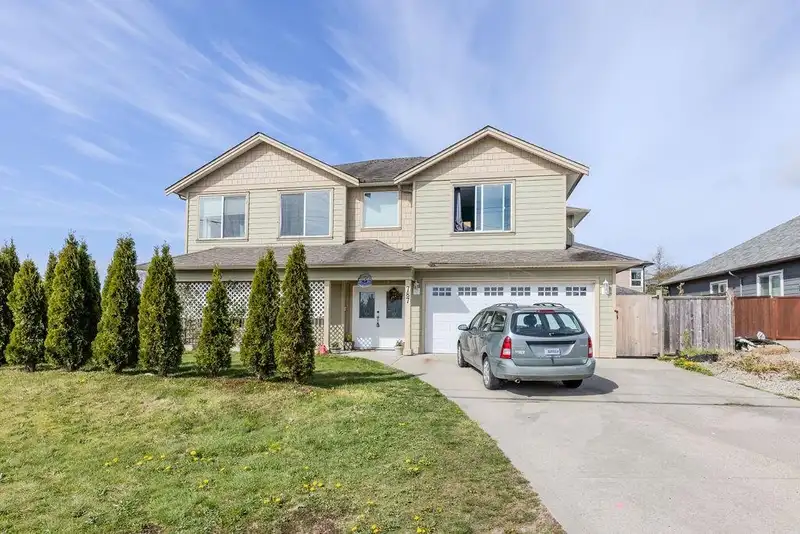 787 NORTH ROAD - photo 1 of 35
