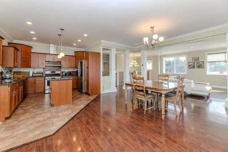 787 NORTH ROAD - photo 3 of 35