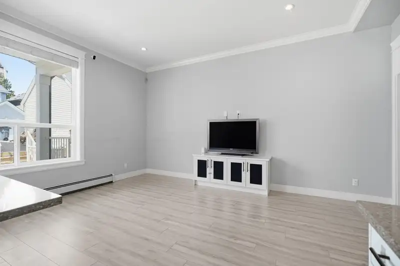 6035 138A STREET - photo 3 of 35