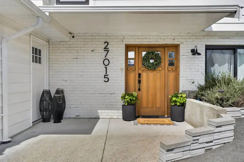 27015 34A AVENUE - photo 2 of 40