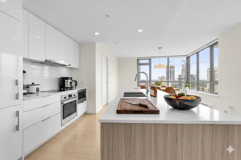 1601 1308 HORNBY STREET - photo 3 of 21