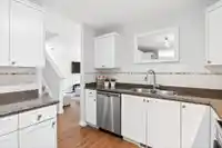 212 1567 GRANT AVENUE - thumbnail 16