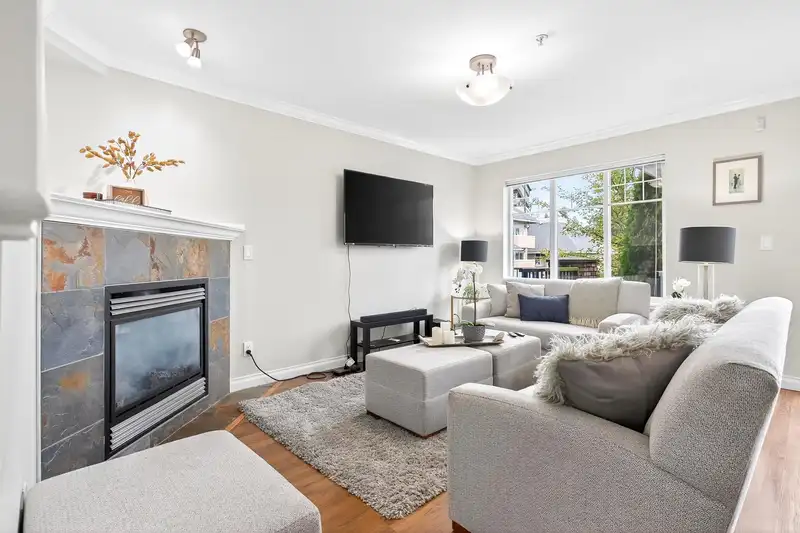 212 1567 GRANT AVENUE - photo 4 of 33