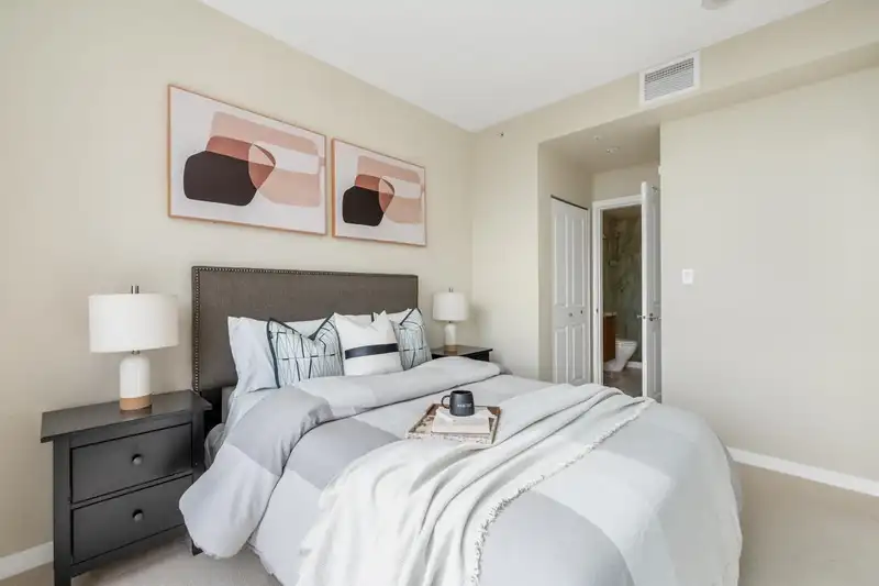 1503 5728 BERTON AVENUE - photo 4 of 21