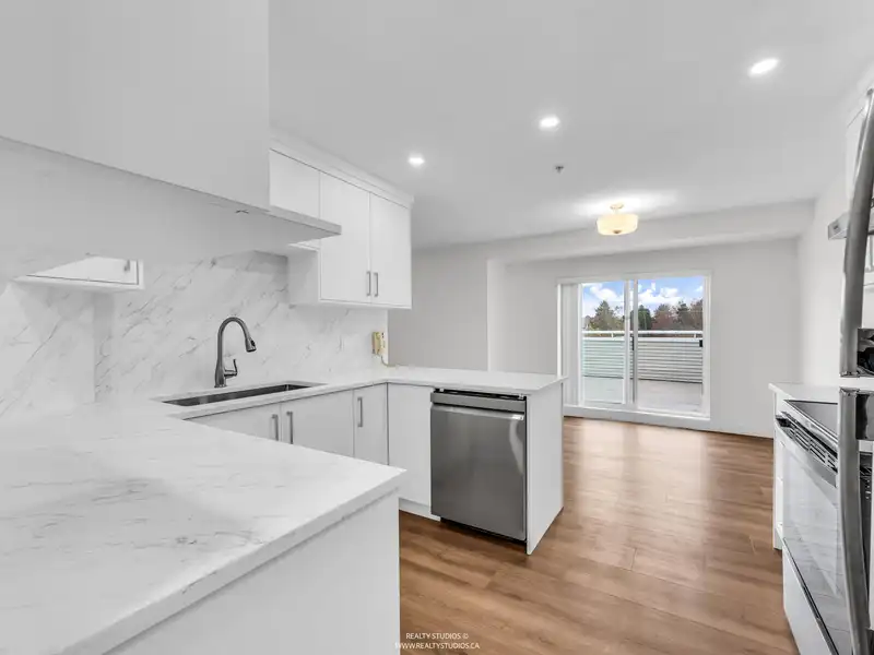 402 12130 80 AVENUE - photo 1 of 31
