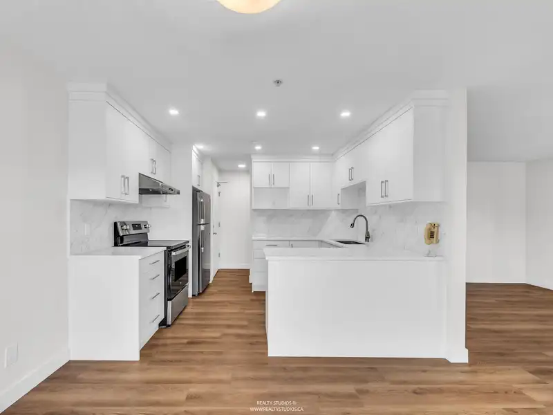 402 12130 80 AVENUE - photo 2 of 31