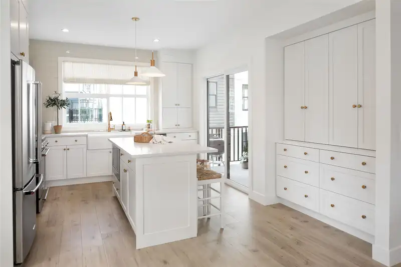 7 20329 80 AVENUE - photo 3 of 10