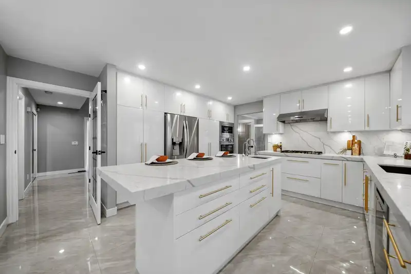 2480 GALE AVENUE - photo 4 of 39