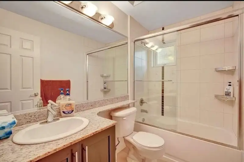 125 13958 108 AVENUE - photo 3 of 10
