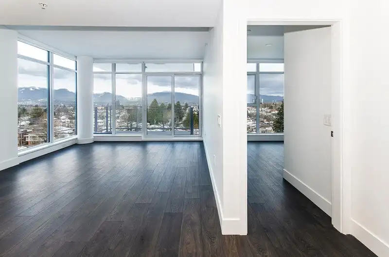 808 2435 KINGSWAY STREET - photo 4 of 25