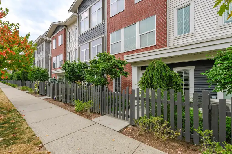 6 8371 202B STREET - photo 2 of 40