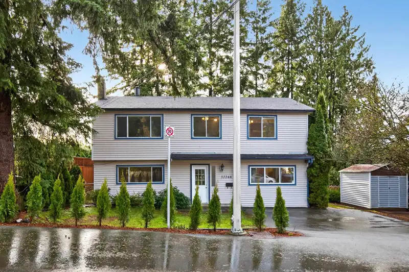 32244 14TH AVENUE - photo 1 of 40