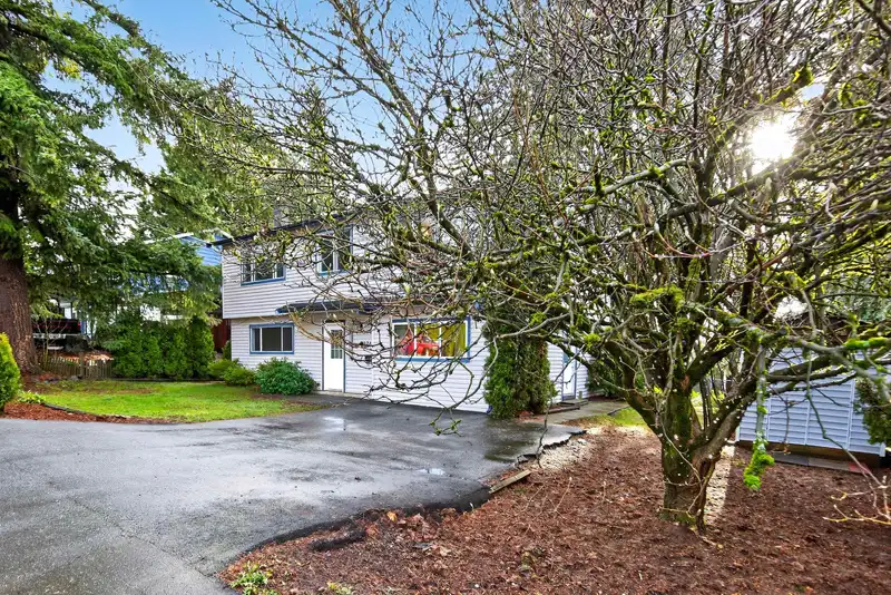 32244 14TH AVENUE - photo 3 of 40