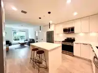 105 8380 200A STREET - thumbnail 5