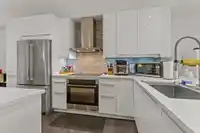 59 935 EWEN AVENUE - thumbnail 5