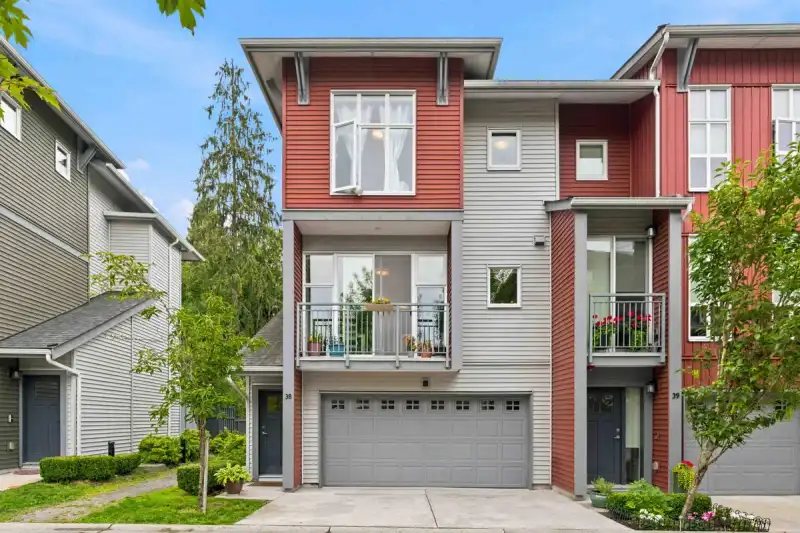 38 24076 112 AVENUE - photo 1 of 39