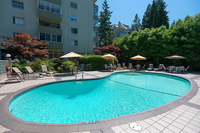 108 1425 ESQUIMALT AVENUE - photo 2 of 40