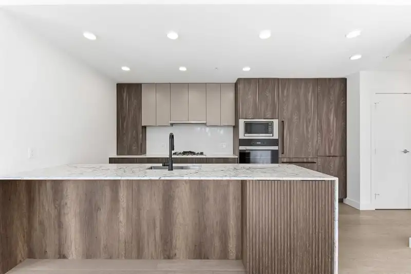 206 3590 W 39TH AVENUE - photo 4 of 19