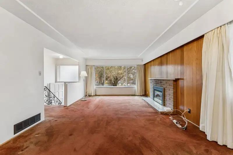 1521 E 64TH AVENUE - photo 4 of 40
