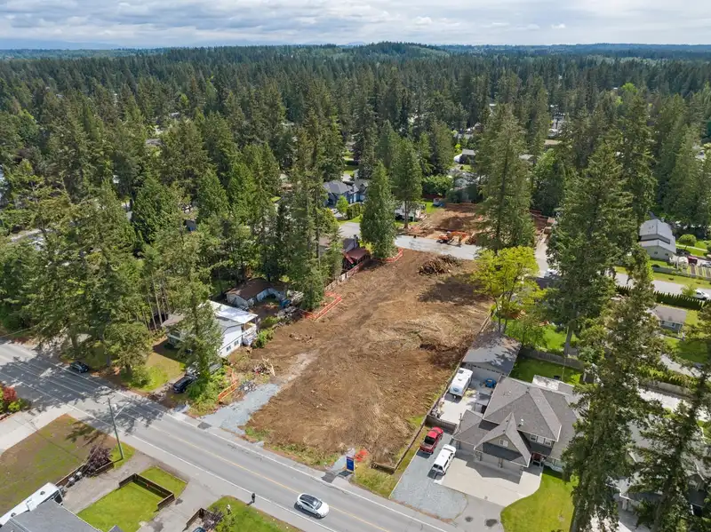20334 42 AVENUE - photo 4 of 18