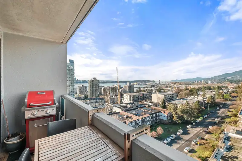 1205 110 W 4TH STREET - photo 2 of 32