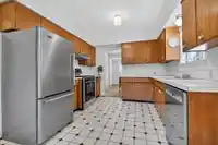888 SEYMOUR DRIVE - thumbnail 5