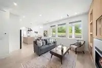 7527 205 STREET - thumbnail 2