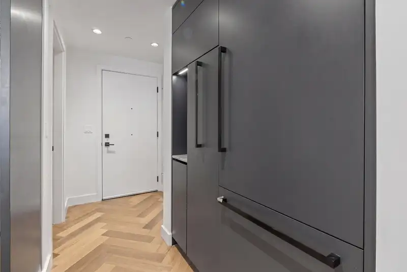 107 458 W 63RD AVENUE - photo 2 of 21