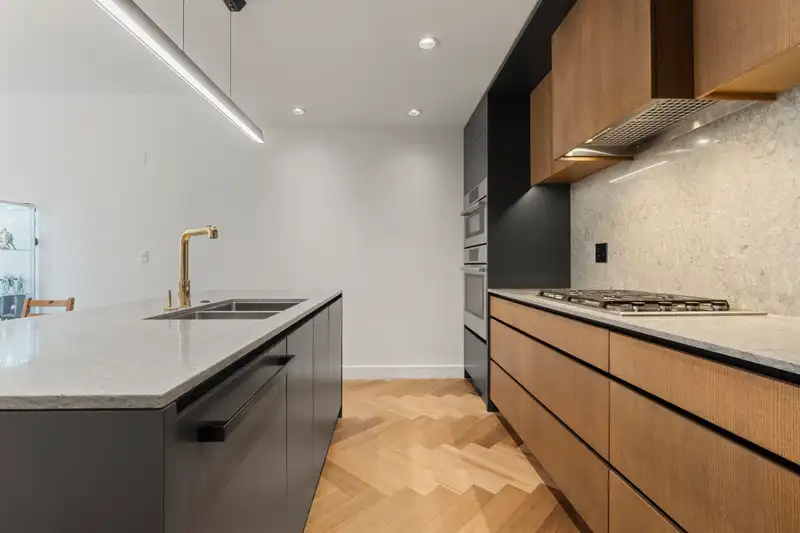 107 458 W 63RD AVENUE - photo 4 of 21