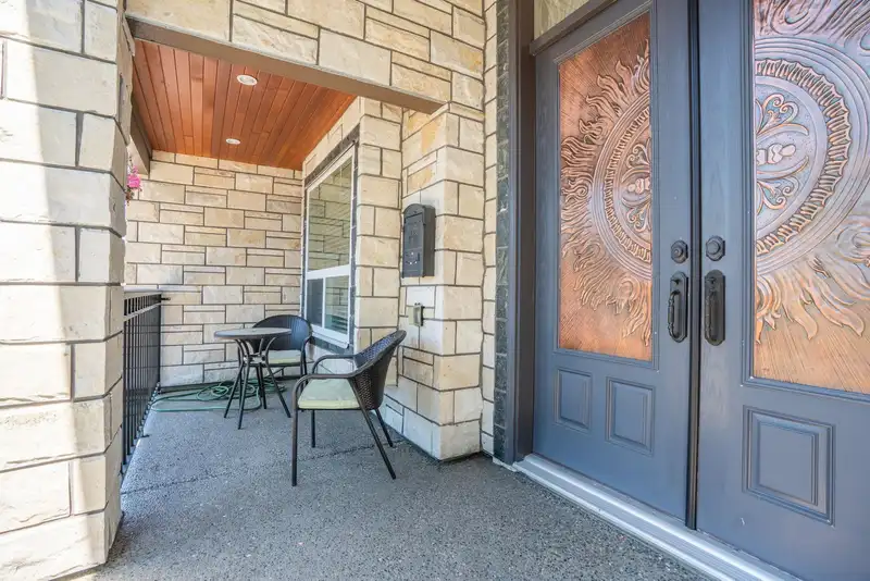 9944 128 STREET - photo 2 of 34