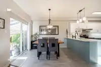 9 998 RIVERSIDE DRIVE - thumbnail 6