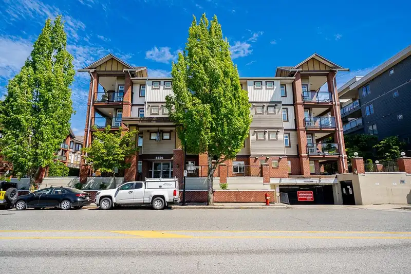 114 5650 201A STREET - photo 2 of 36