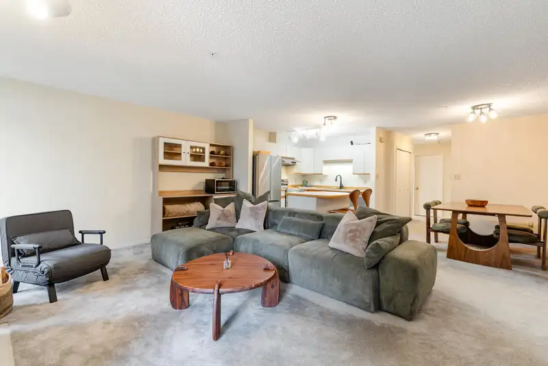 18 4725 SPEARHEAD DRIVE - photo 3 of 15