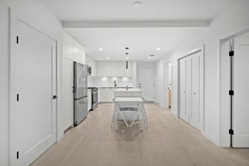 406 8379 201 STREET - photo 2 of 24