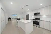 406 8379 201 STREET - thumbnail 4