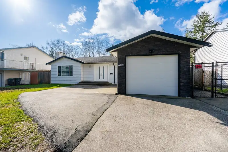 6229 174B STREET - photo 1 of 39