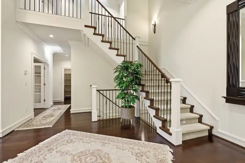 1017 CANYON BOULEVARD - photo 3 of 37