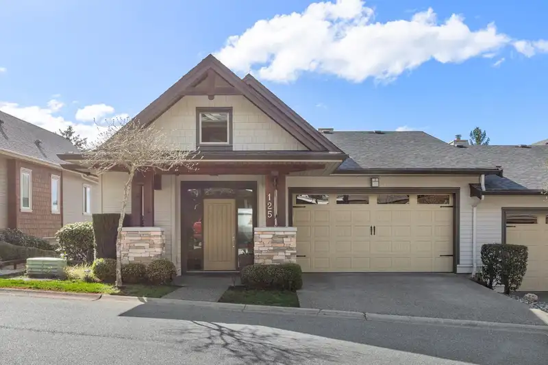 125 3458 BURKE VILLAGE PROMENADE - photo 1 of 40