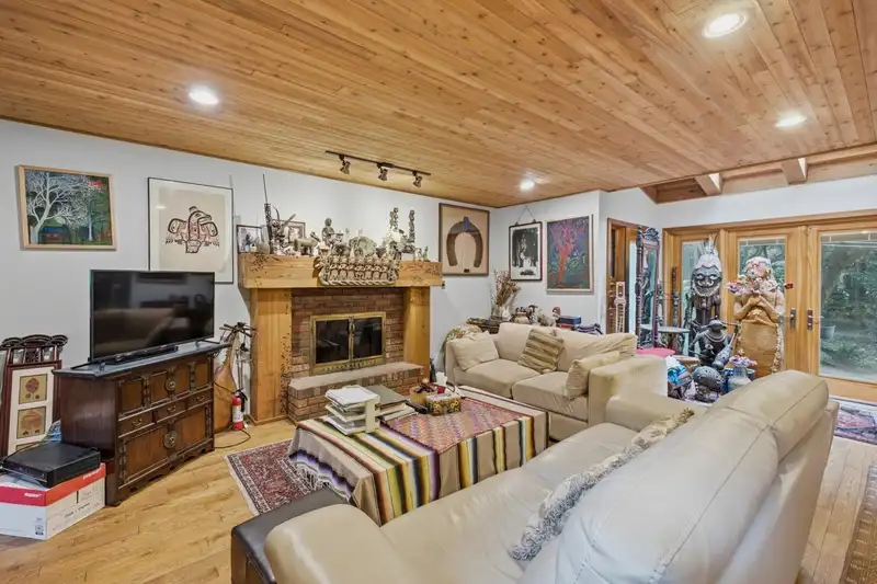 13965 HARRIS ROAD - photo 3 of 40