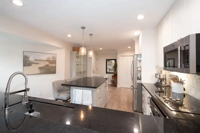 706 1500 OSTLER COURT - photo 4 of 40