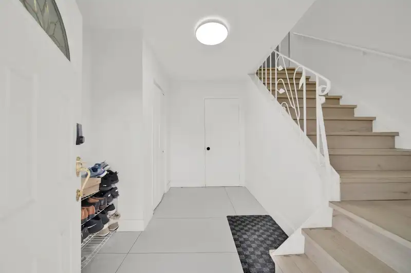 11488 140 STREET - photo 4 of 36