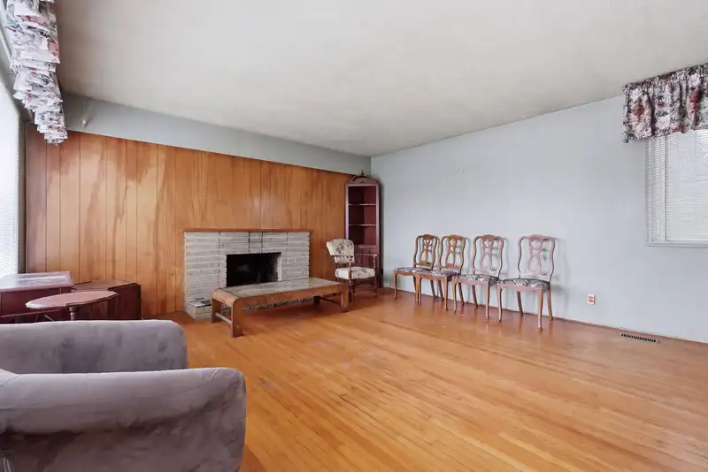 4745 GILPIN COURT - photo 3 of 34