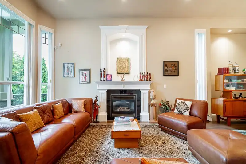 15128 68A AVENUE - photo 4 of 40