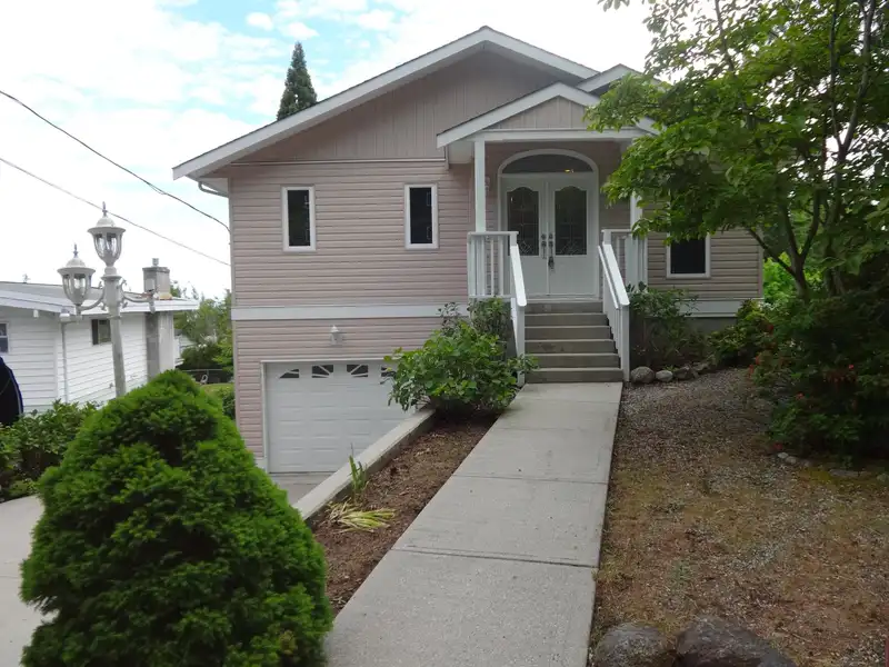 6217 NORWEST BAY ROAD - photo 1 of 40