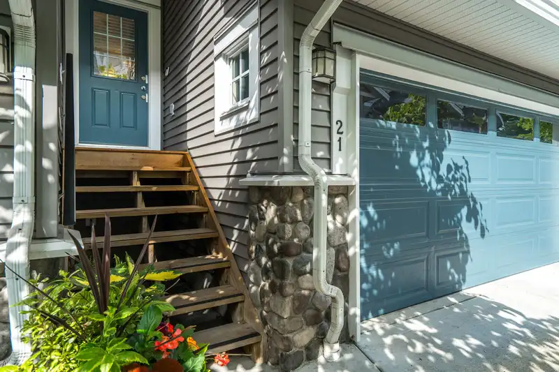 21 21704 96 AVENUE - photo 4 of 40