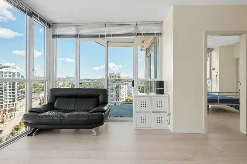 1307 4028 KNIGHT STREET - photo 3 of 18