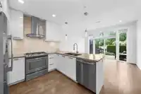 9 100 WOOD STREET - thumbnail 4